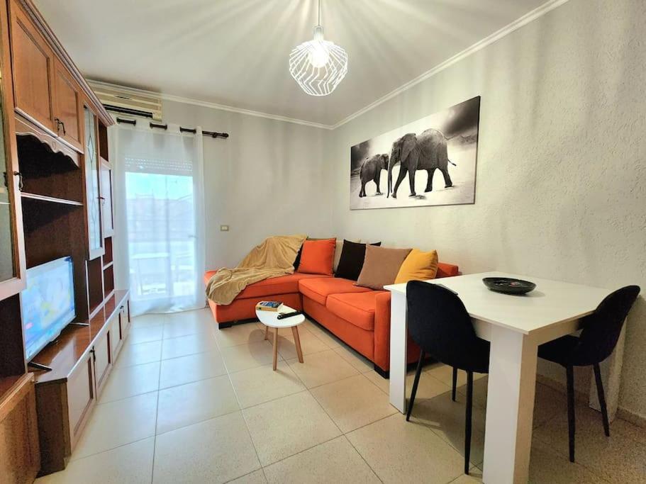 One Bd Flat Near Center With 24H Self Check In Apartment Tirana Exterior photo